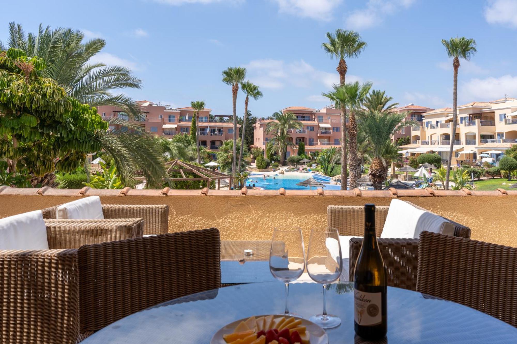 Tropical Paradise In Harbour Paphos, Central & Close To Beach Exterior foto